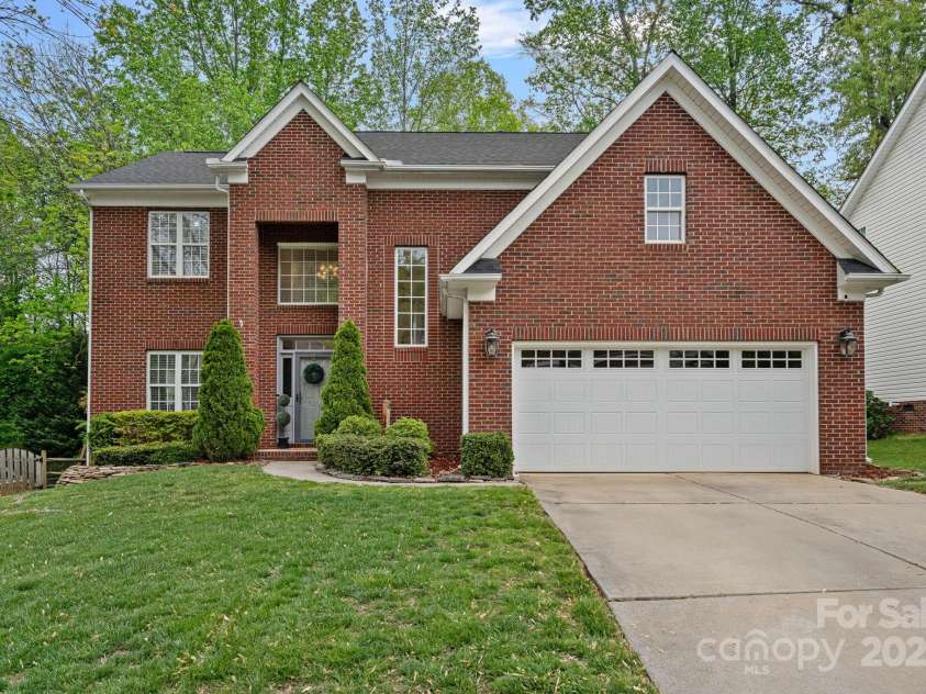 8600 Glade Court, Huntersville, NC 28078.  MLS# CAR4246992, YatesRealty ID 7694. Welcome Home!  This is the one you've been waiting for!