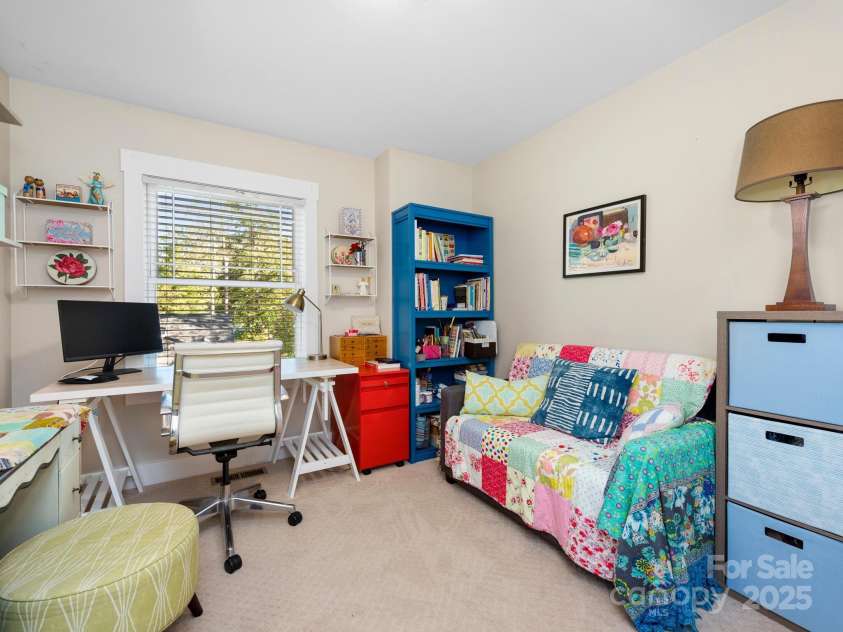 31 Lamar Avenue, Asheville, NC 28803.  MLS# CAR4227837, YatesRealty ID 7696. 