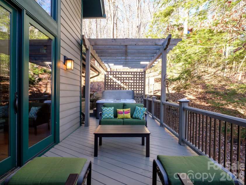 455 Ticoa Park Drive, Brevard, NC 28712.  MLS# CAR4330119, YatesRealty ID 7696. 