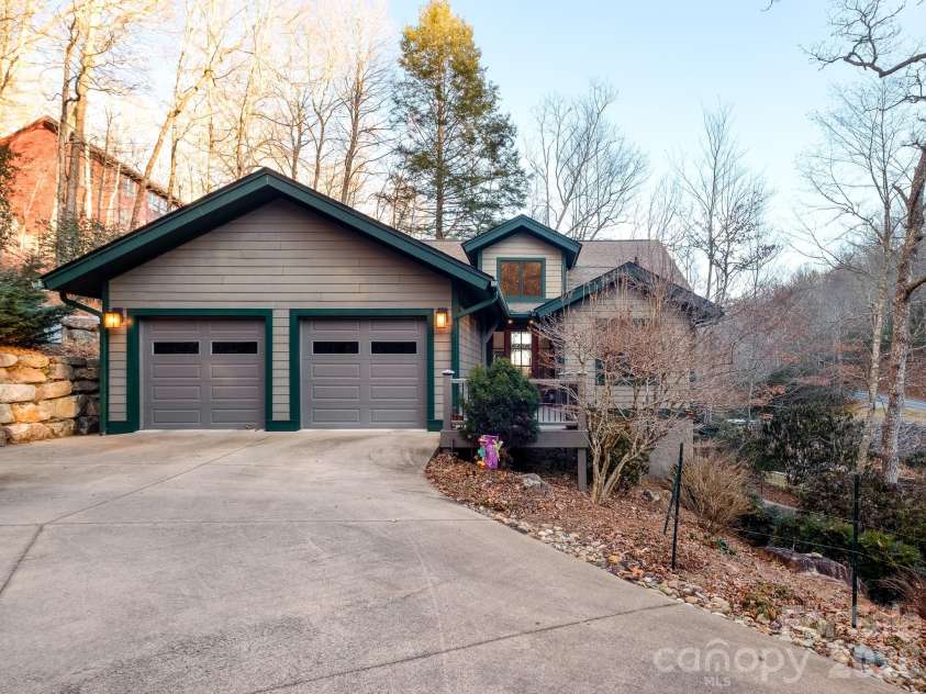 455 Ticoa Park Drive, Brevard, NC 28712.  MLS# CAR4330119, YatesRealty ID 7696. 