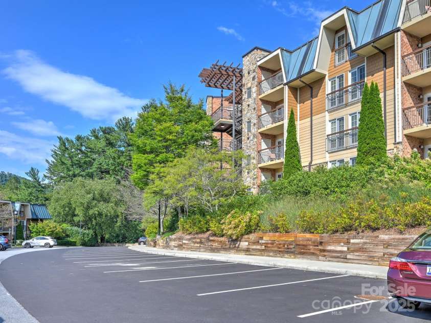 218 Bowling Park Road, Asheville, NC 28803.  MLS# CAR4137977, YatesRealty ID 7699. 