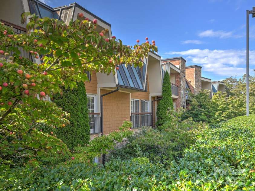 218 Bowling Park Road, Asheville, NC 28803.  MLS# CAR4137977, YatesRealty ID 7699. 