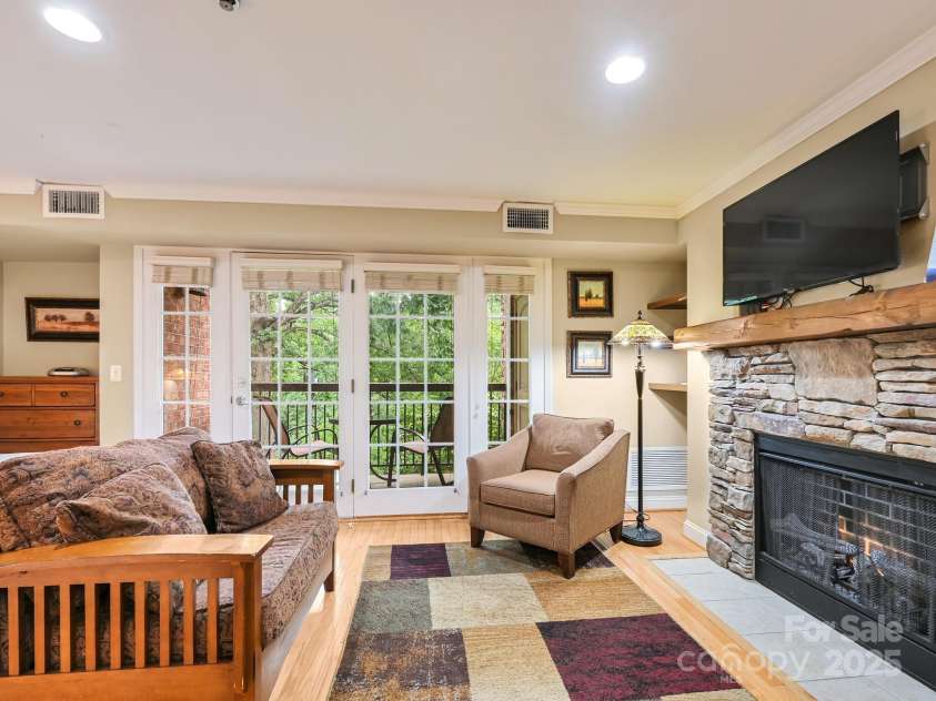 218 Bowling Park Road, Asheville, NC 28803.  MLS# CAR4137977, YatesRealty ID 7699. 