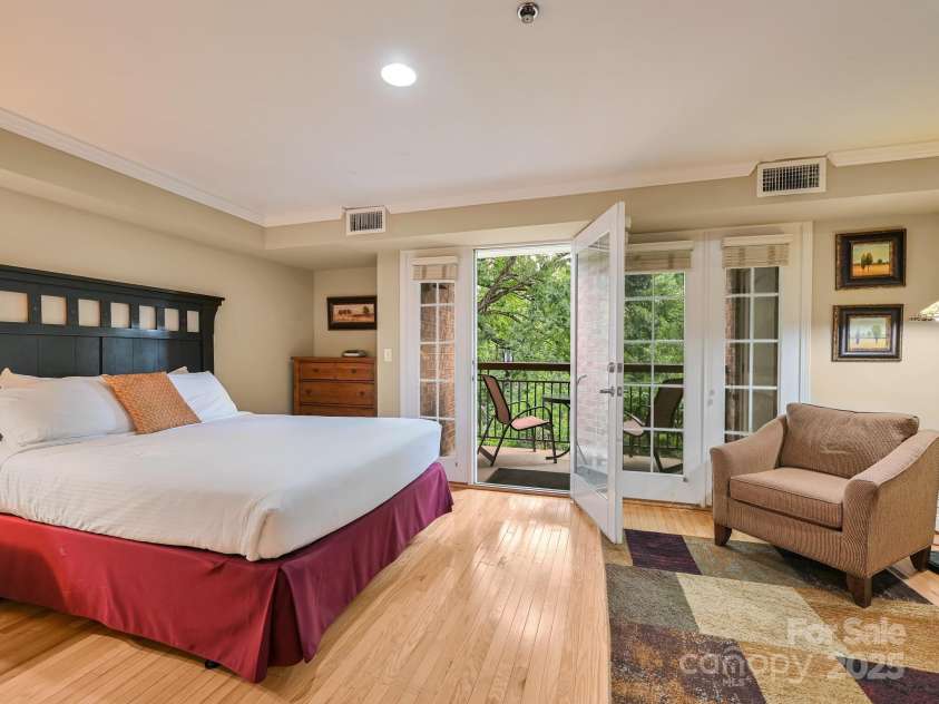 218 Bowling Park Road, Asheville, NC 28803.  MLS# CAR4137977, YatesRealty ID 7699. 