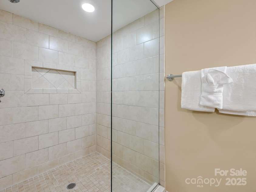 218 Bowling Park Road, Asheville, NC 28803.  MLS# CAR4137977, YatesRealty ID 7699. 