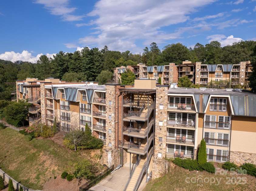 218 Bowling Park Road, Asheville, NC 28803.  MLS# CAR4137977, YatesRealty ID 7699. Biltmore Village
