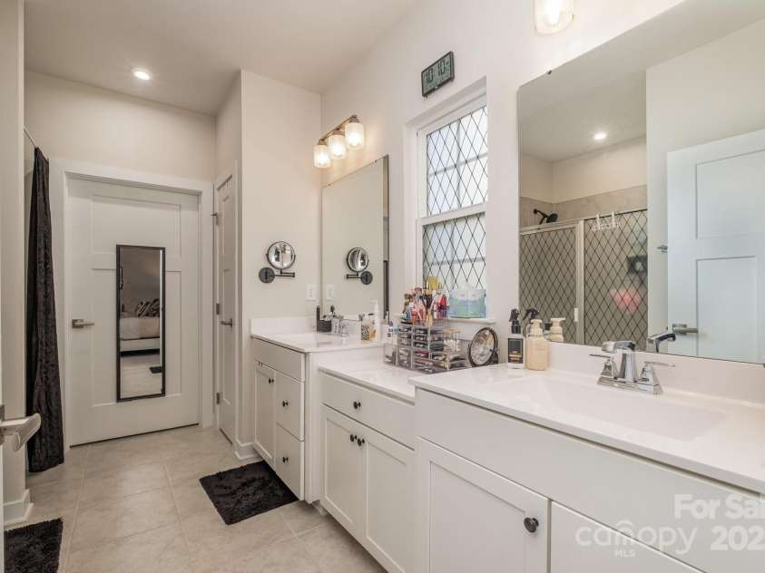1844 Giana Lane, Monroe, NC 28112.  MLS# CAR4209401, YatesRealty ID 770. Primary Bathroom