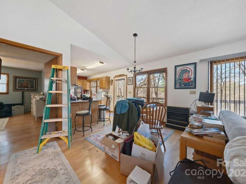 81 Hogback Mountain Court, Sapphire, NC 28774.  MLS# CAR4238818, YatesRealty ID 7700. 