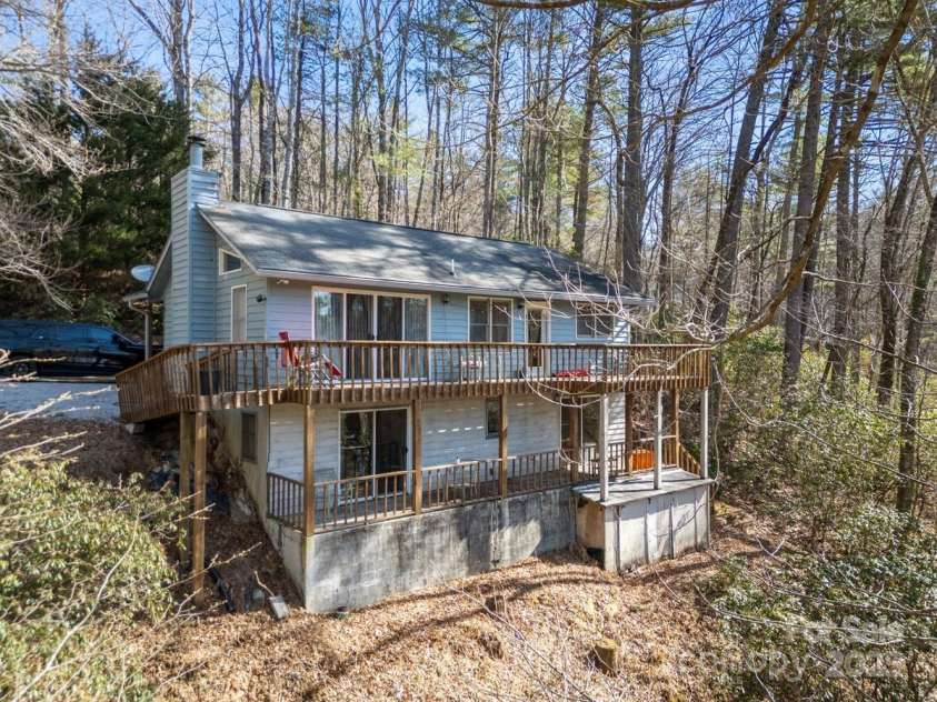 81 Hogback Mountain Court, Sapphire, NC 28774.  MLS# CAR4238818, YatesRealty ID 7700. 