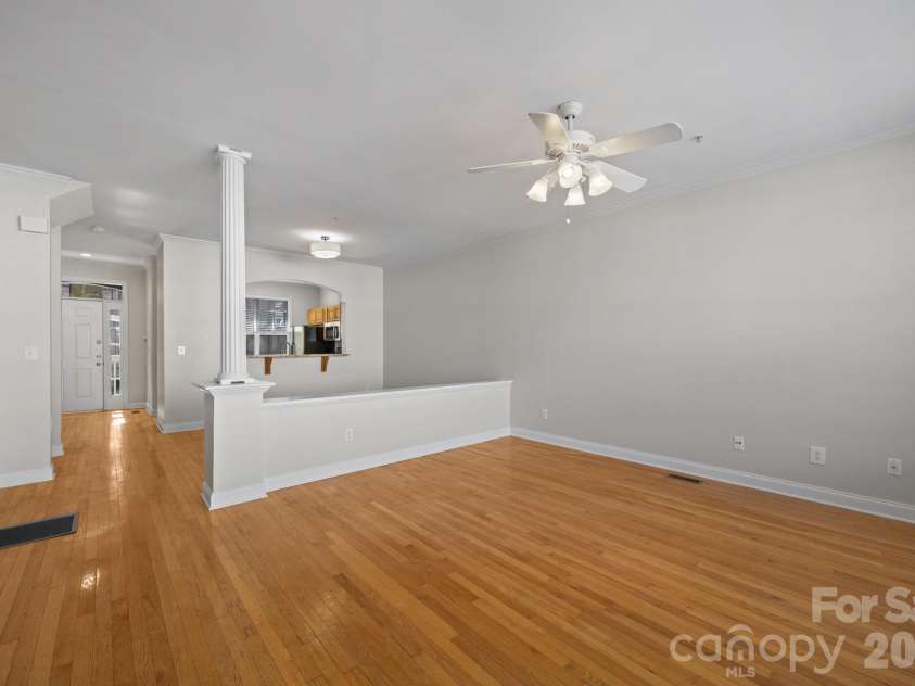212 Cedar Street, Charlotte, NC 28202.  MLS# CAR4361120, YatesRealty ID 7702. 
