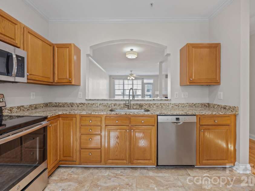 212 Cedar Street, Charlotte, NC 28202.  MLS# CAR4361120, YatesRealty ID 7702. 
