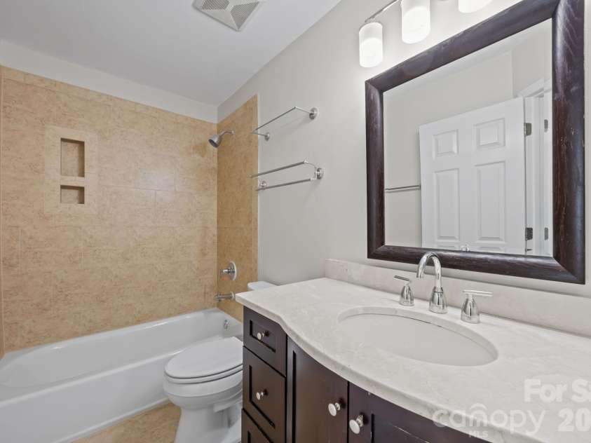 212 Cedar Street, Charlotte, NC 28202.  MLS# CAR4361120, YatesRealty ID 7702. 