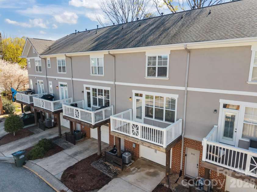 212 Cedar Street, Charlotte, NC 28202.  MLS# CAR4361120, YatesRealty ID 7702. 