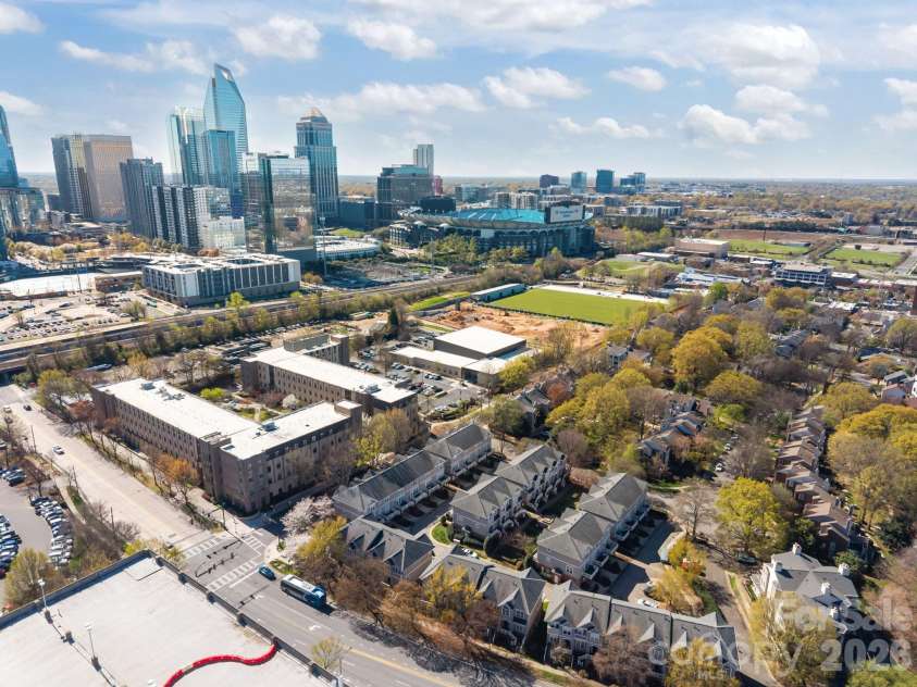 212 Cedar Street, Charlotte, NC 28202.  MLS# CAR4361120, YatesRealty ID 7702. 
