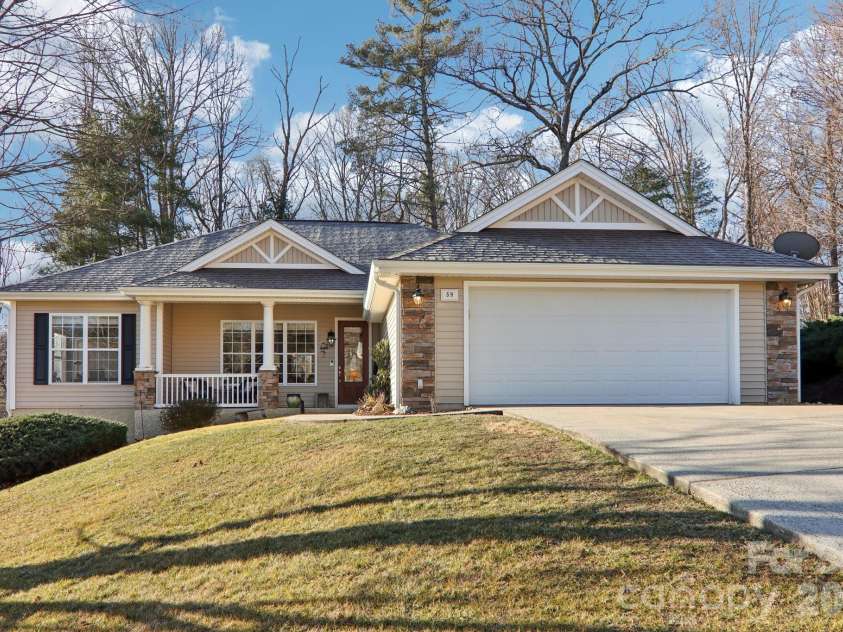 59 Eagle Chase Lane, Etowah, NC 28729.  MLS# CAR4346343, YatesRealty ID 7703. 