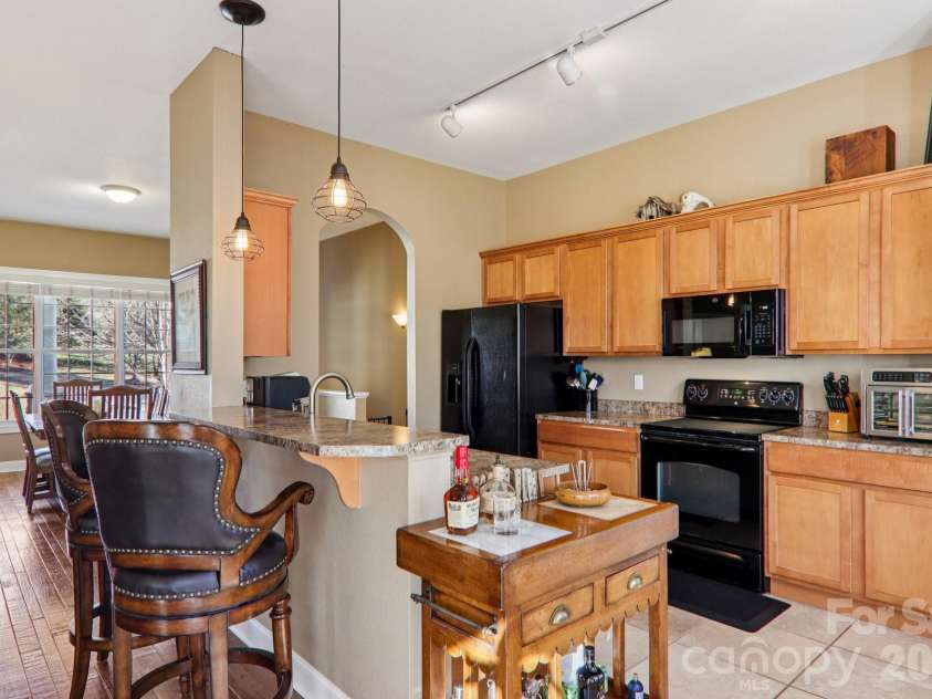 59 Eagle Chase Lane, Etowah, NC 28729.  MLS# CAR4346343, YatesRealty ID 7703. 