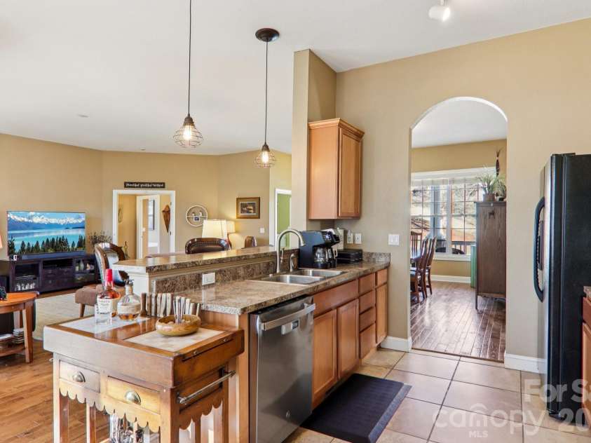 59 Eagle Chase Lane, Etowah, NC 28729.  MLS# CAR4346343, YatesRealty ID 7703. 