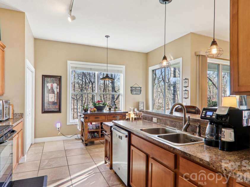 59 Eagle Chase Lane, Etowah, NC 28729.  MLS# CAR4346343, YatesRealty ID 7703. 
