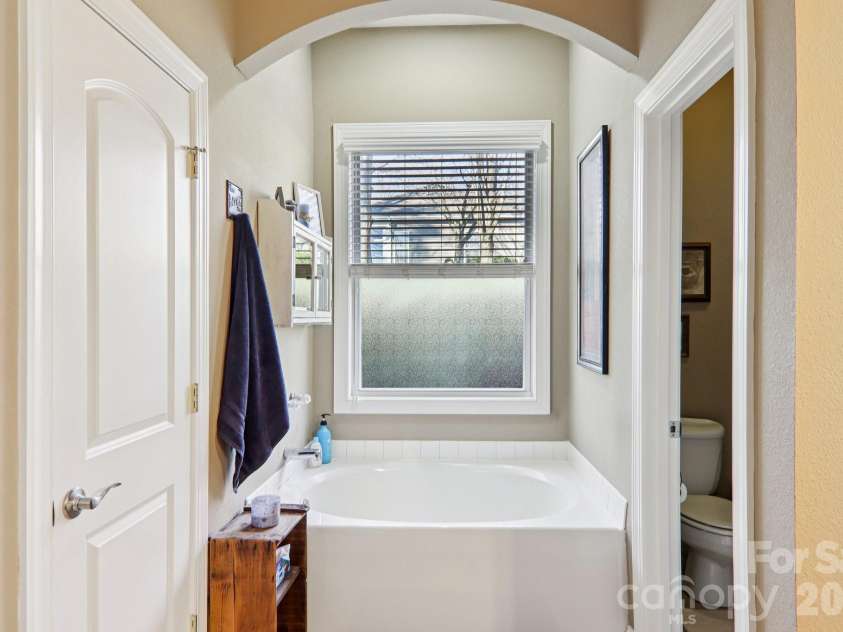59 Eagle Chase Lane, Etowah, NC 28729.  MLS# CAR4346343, YatesRealty ID 7703. 