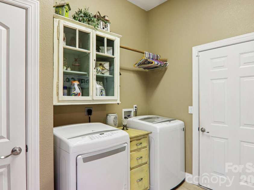 59 Eagle Chase Lane, Etowah, NC 28729.  MLS# CAR4346343, YatesRealty ID 7703. 