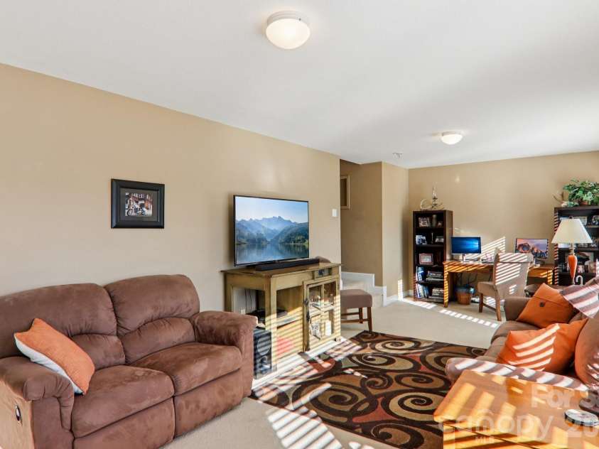 59 Eagle Chase Lane, Etowah, NC 28729.  MLS# CAR4346343, YatesRealty ID 7703. 