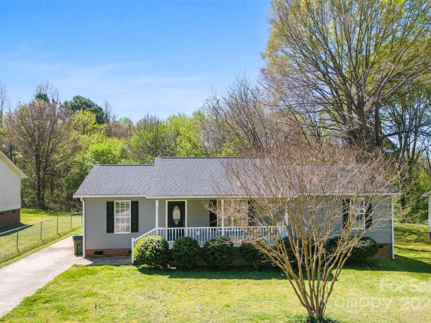 116 Ridgewood Drive, York, SC 29745.  MLS# CAR4242083, YatesRealty ID 7704. 