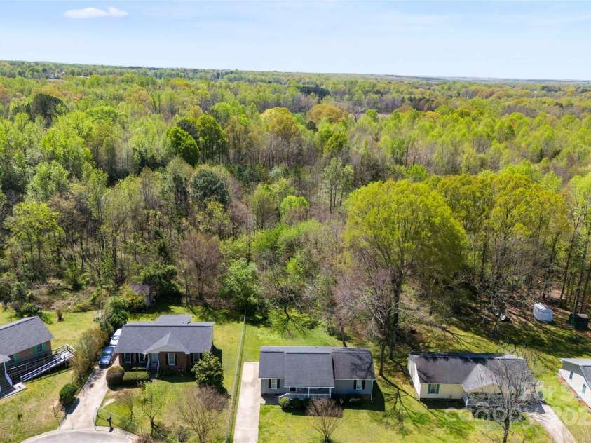 116 Ridgewood Drive, York, SC 29745.  MLS# CAR4242083, YatesRealty ID 7704. 