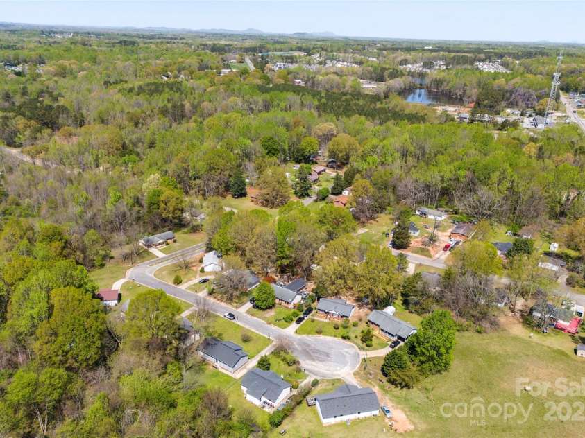 116 Ridgewood Drive, York, SC 29745.  MLS# CAR4242083, YatesRealty ID 7704. 