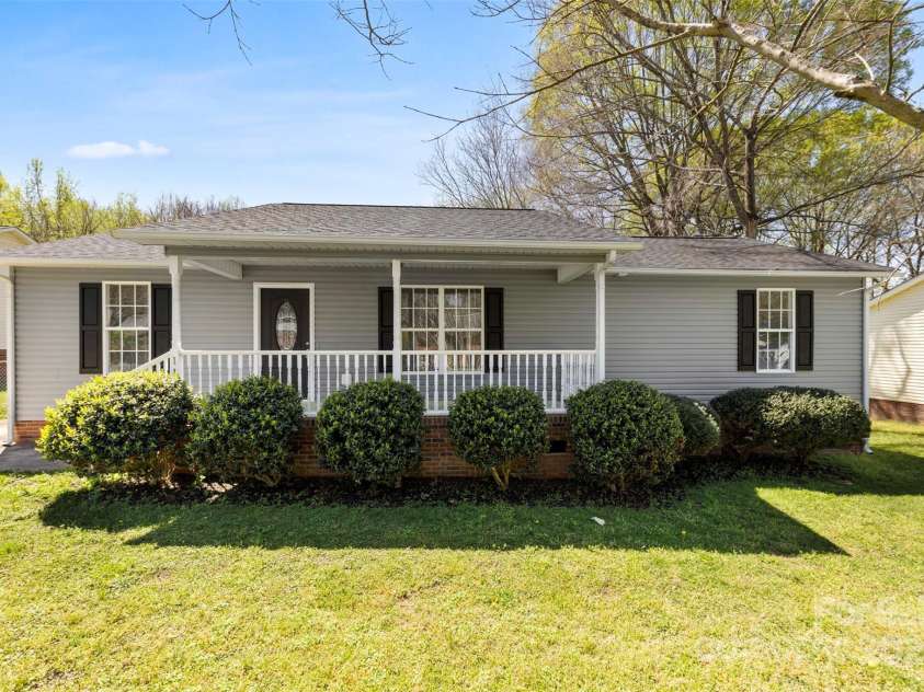 116 Ridgewood Drive, York, SC 29745.  MLS# CAR4242083, YatesRealty ID 7704. 