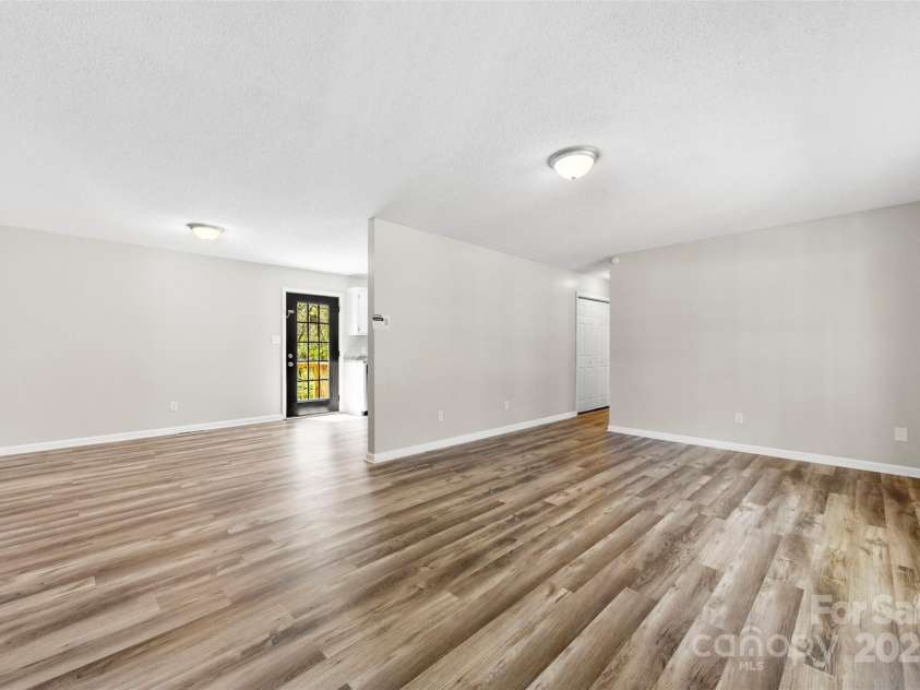 116 Ridgewood Drive, York, SC 29745.  MLS# CAR4242083, YatesRealty ID 7704. 