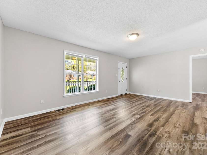 116 Ridgewood Drive, York, SC 29745.  MLS# CAR4242083, YatesRealty ID 7704. 