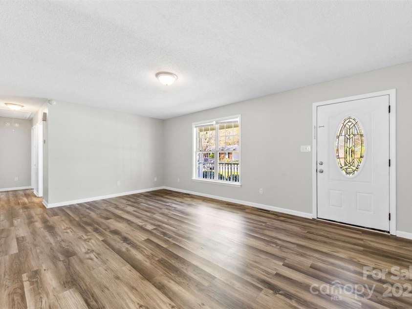 116 Ridgewood Drive, York, SC 29745.  MLS# CAR4242083, YatesRealty ID 7704. 