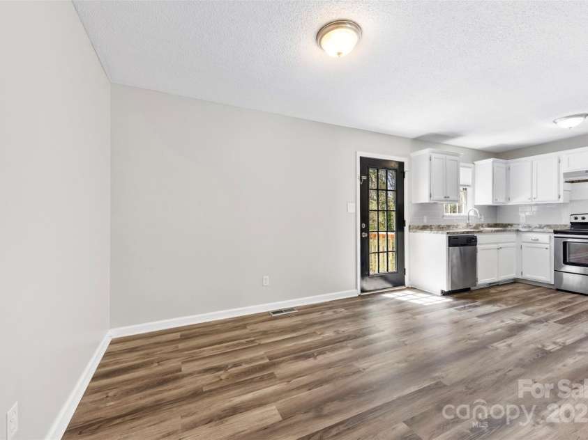 116 Ridgewood Drive, York, SC 29745.  MLS# CAR4242083, YatesRealty ID 7704. 