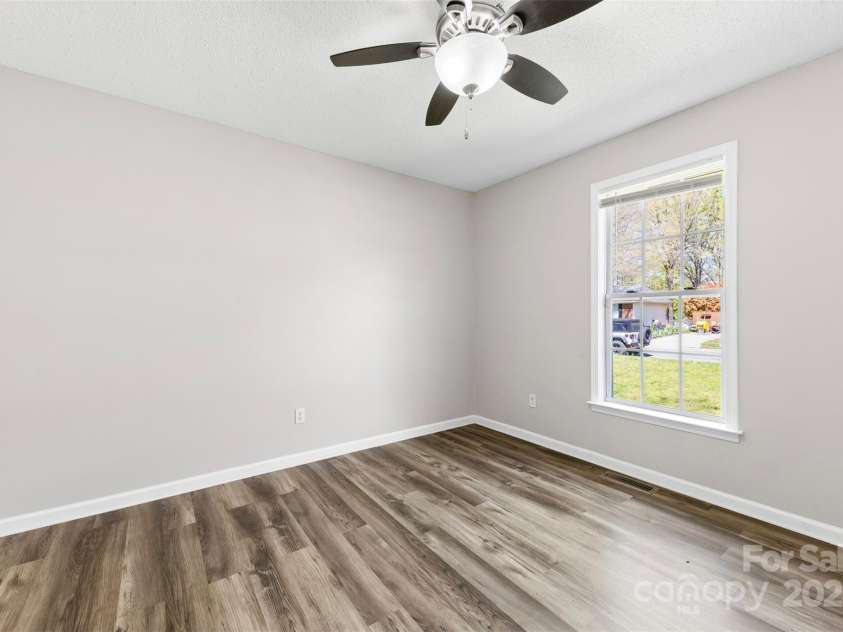 116 Ridgewood Drive, York, SC 29745.  MLS# CAR4242083, YatesRealty ID 7704. 