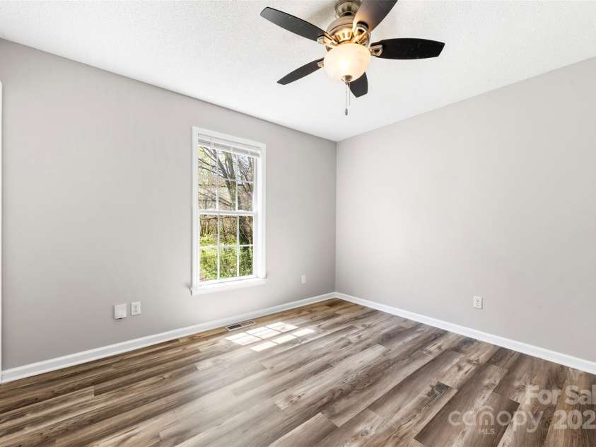 116 Ridgewood Drive, York, SC 29745.  MLS# CAR4242083, YatesRealty ID 7704. 