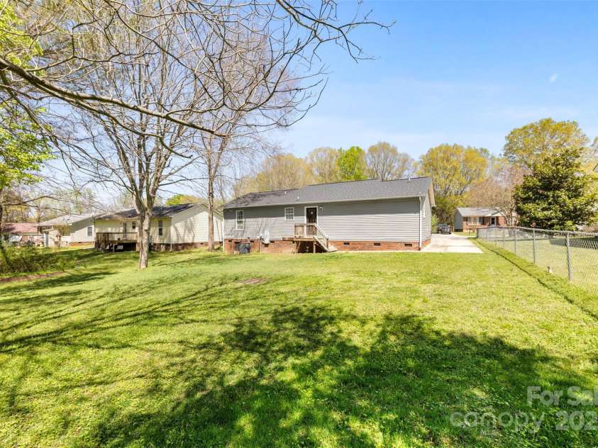 116 Ridgewood Drive, York, SC 29745.  MLS# CAR4242083, YatesRealty ID 7704. 