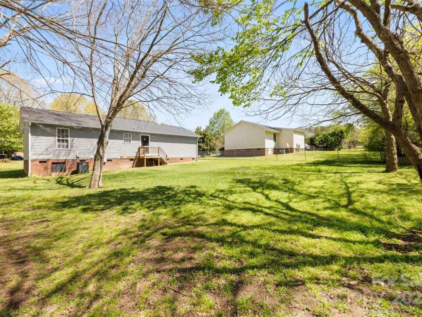 116 Ridgewood Drive, York, SC 29745.  MLS# CAR4242083, YatesRealty ID 7704. 