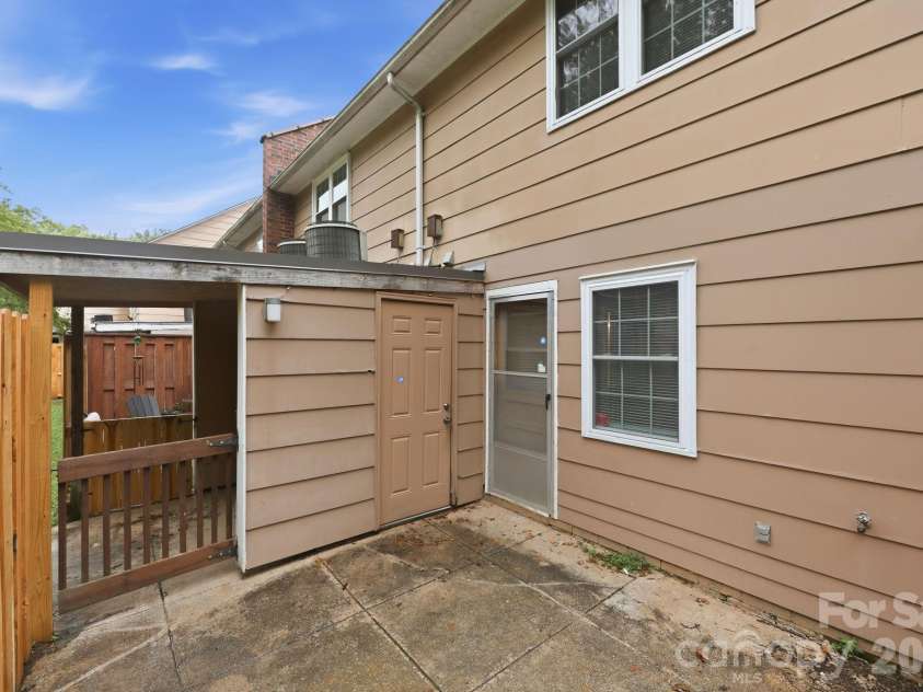 1300 Larchmont Place, Salisbury, NC 28144.  MLS# CAR4404056, YatesRealty ID 7704. 