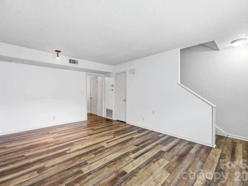 1300 Larchmont Place, Salisbury, NC 28144.  MLS# CAR4404056, YatesRealty ID 7704. 