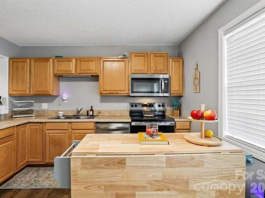 1300 Larchmont Place, Salisbury, NC 28144.  MLS# CAR4410490, YatesRealty ID 7704. 