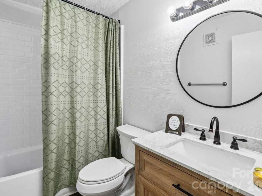1300 Larchmont Place, Salisbury, NC 28144.  MLS# CAR4410490, YatesRealty ID 7704. 