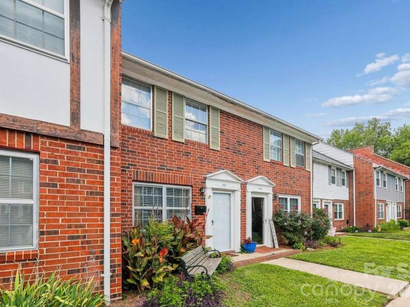 1300 Larchmont Place, Salisbury, NC 28144.  MLS# CAR4410490, YatesRealty ID 7704. 