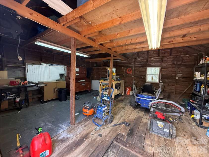 112 Elwood Street, Kannapolis, NC 28081.  MLS# CAR4353308, YatesRealty ID 7705. Workshop