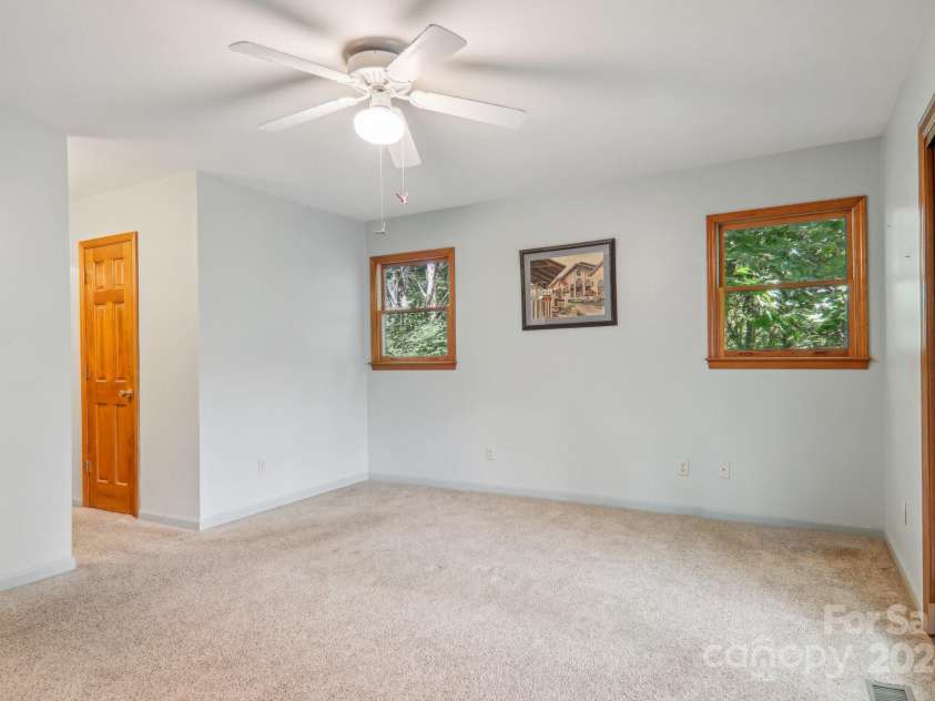 376 Higher Ground Ridge, Waynesville, NC 28785.  MLS# CAR4174661, YatesRealty ID 7705. 