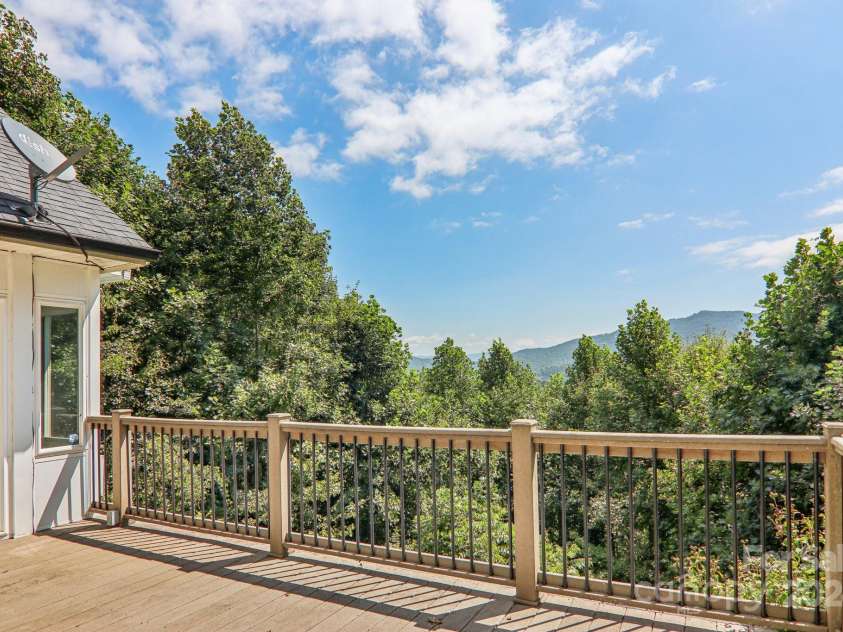 376 Higher Ground Ridge, Waynesville, NC 28785.  MLS# CAR4174661, YatesRealty ID 7705. 