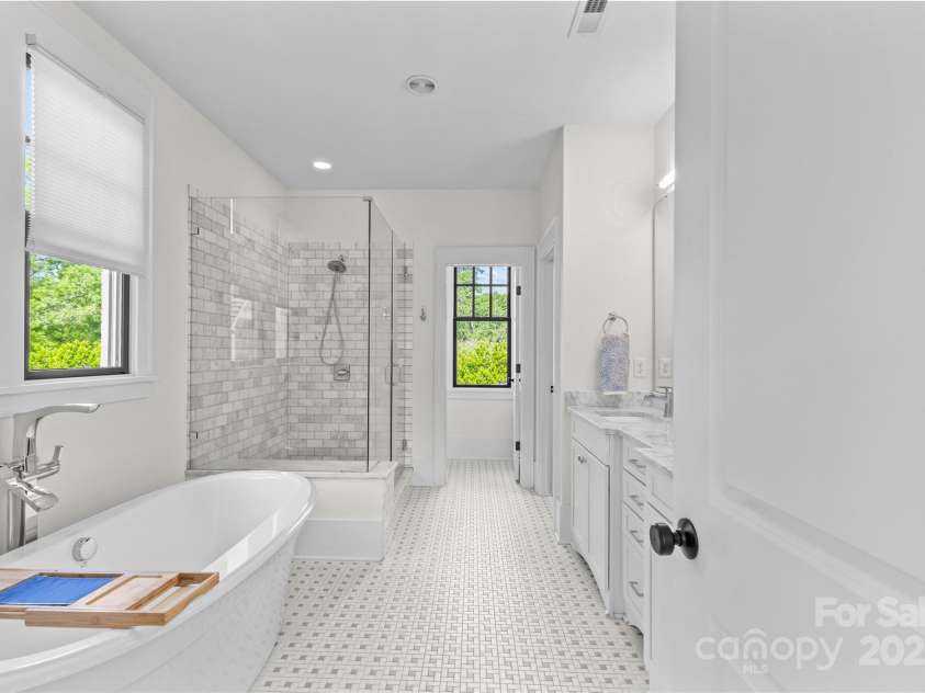 2316 Westminster Place, Charlotte, NC 28207.  MLS# CAR4248476, YatesRealty ID 7706. 