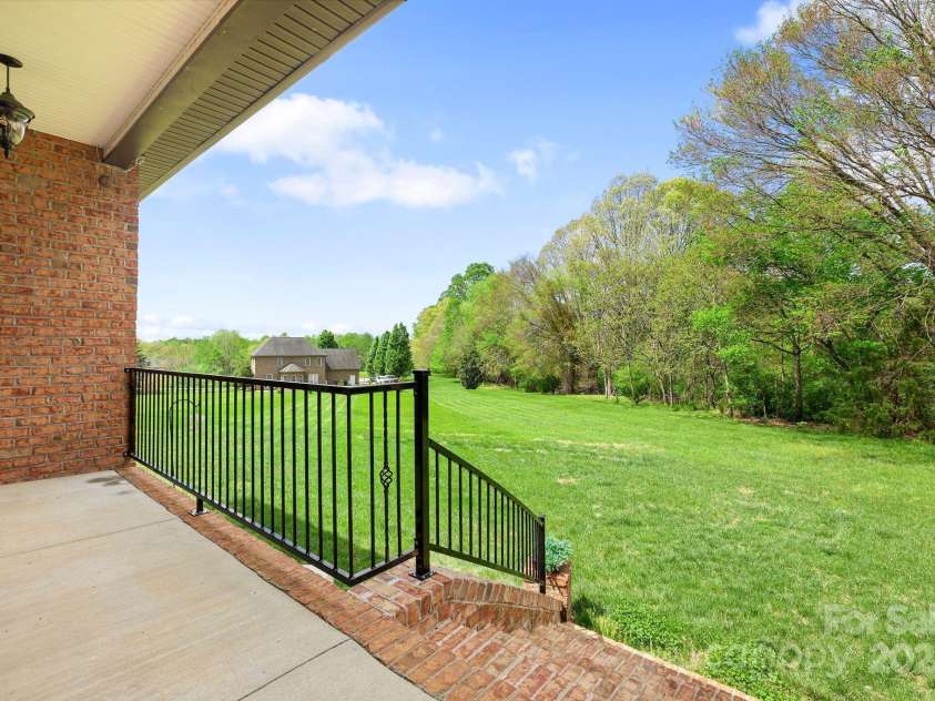 121 Capstone Court, Statesville, NC 28625.  MLS# CAR4244865, YatesRealty ID 7707. 