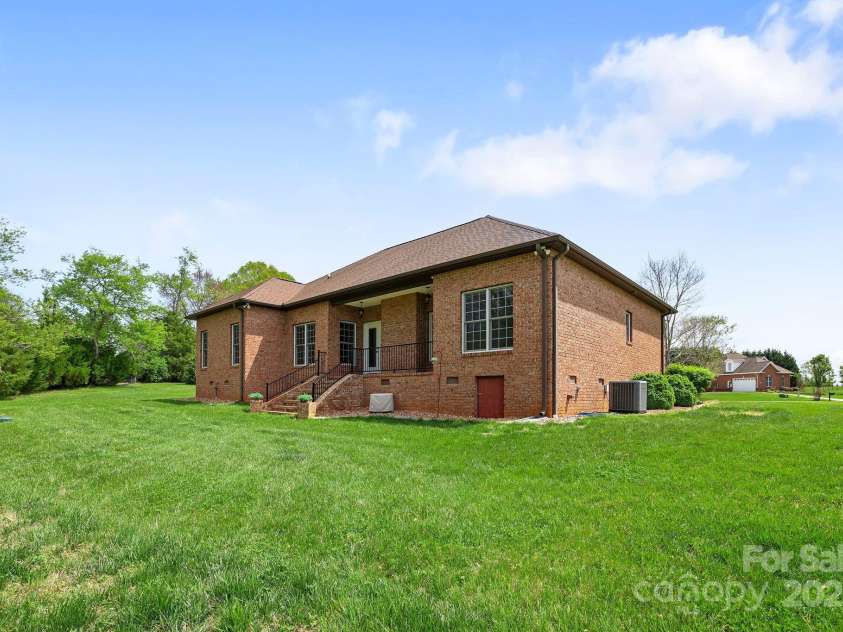 121 Capstone Court, Statesville, NC 28625.  MLS# CAR4244865, YatesRealty ID 7707. 