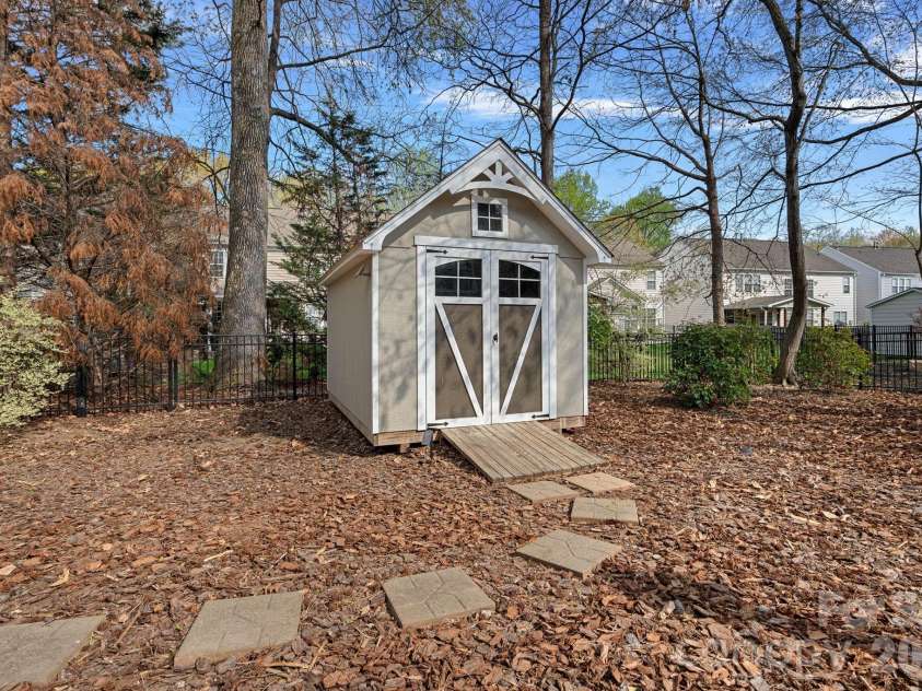 10220 Auburn Top Lane, Charlotte, NC 28277.  MLS# CAR4360447, YatesRealty ID 7708. 