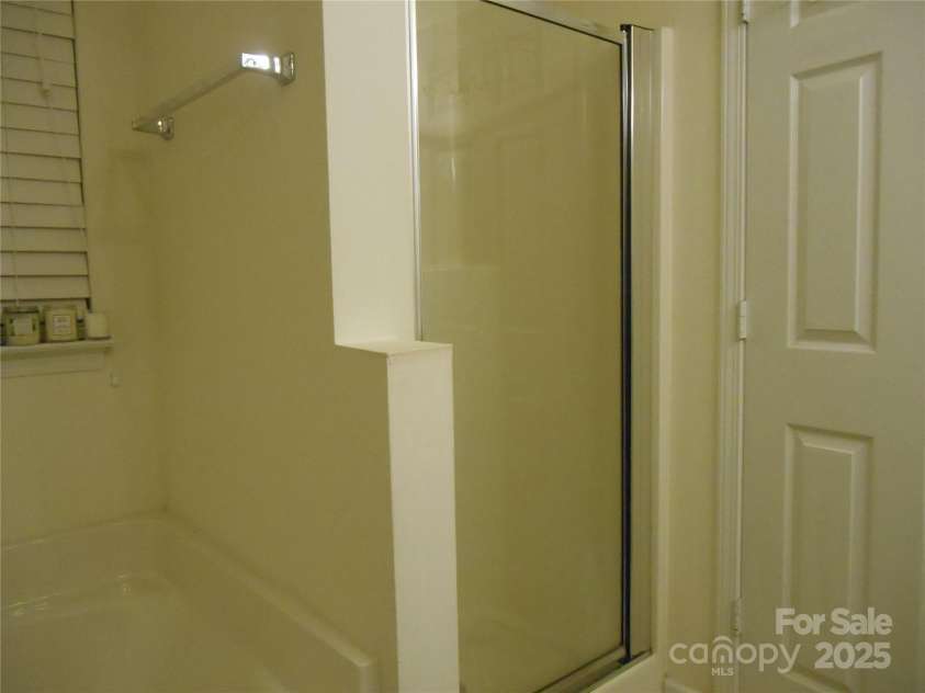158 Margaret Turner Road, Charlotte, NC 28216.  MLS# CAR4243785, YatesRealty ID 7710. 
